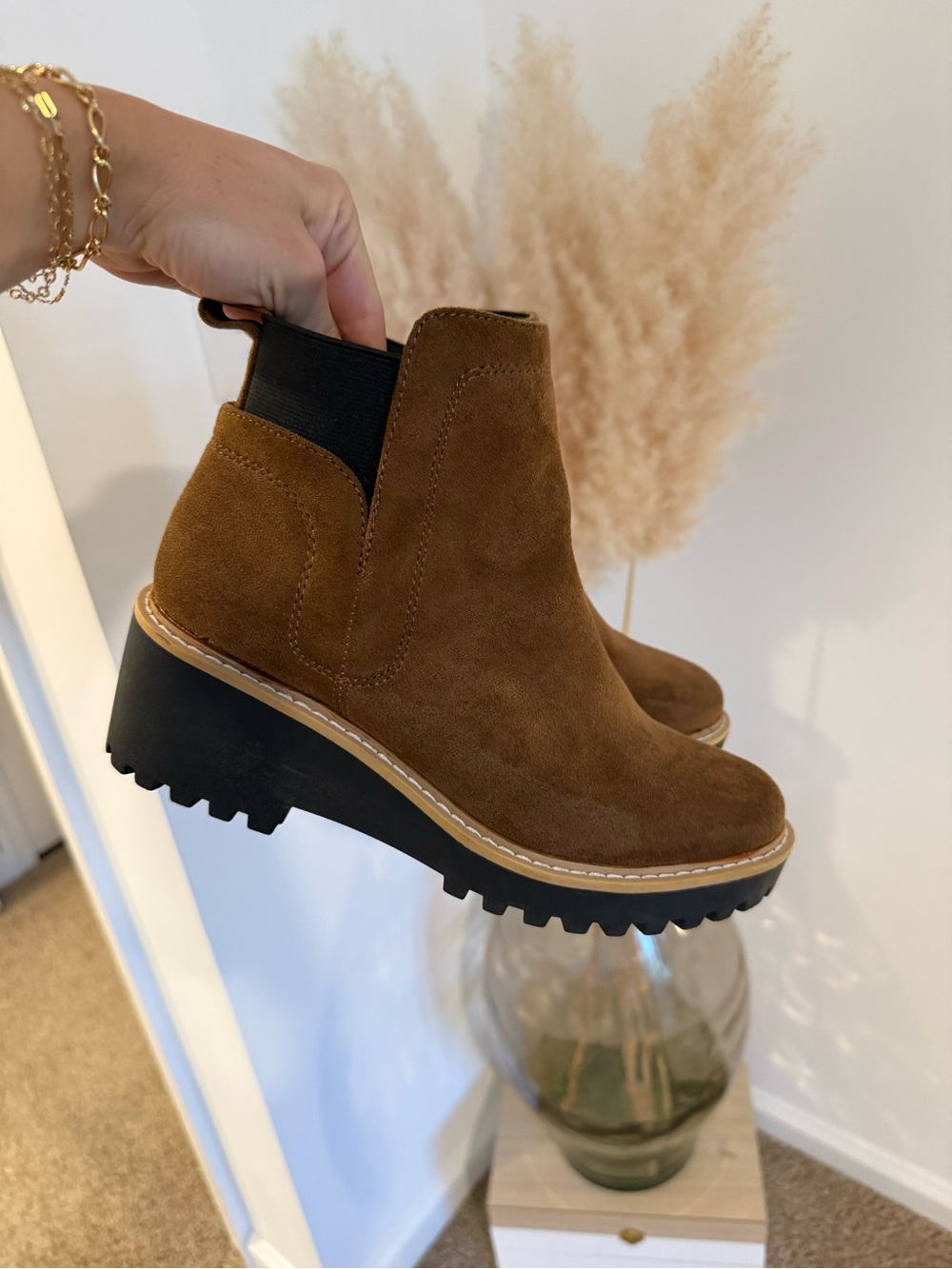 Women’s Size 6.5 Dolce Vita Brown Suede Boot